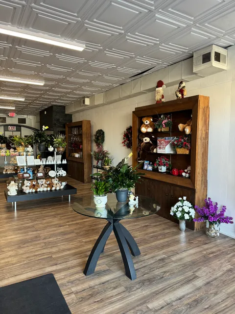 Cora's Flowers & Gifts