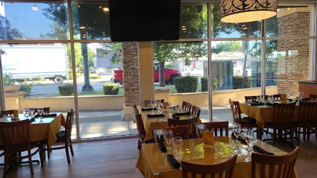 Lakeside Indian Cuisine Bar and Grill