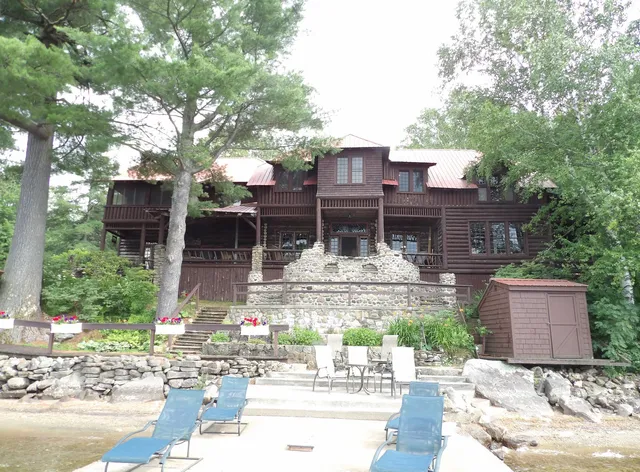 Bearhurst Lakeside Cottages