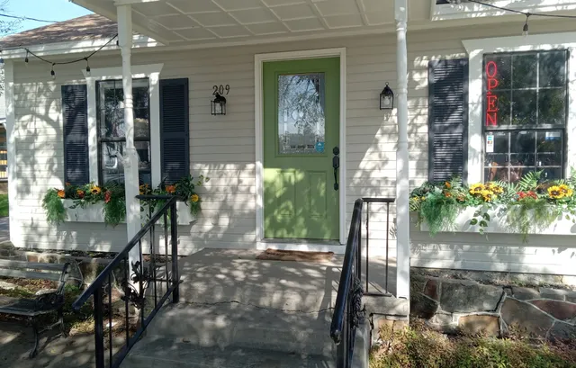 Aledo Advocats Clothes Closet