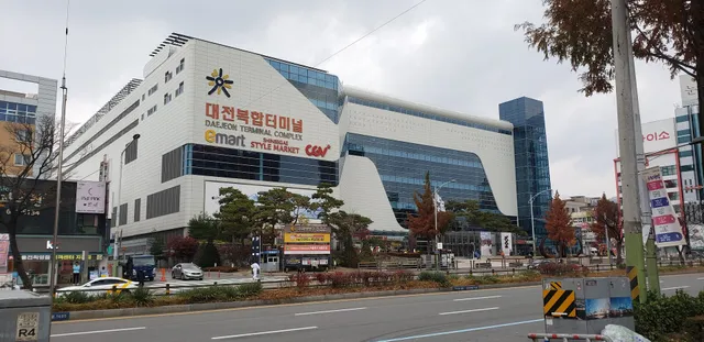 Shinsegae Style Market Daejeon Terminal