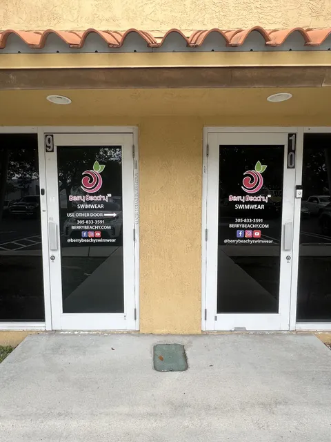 BERRY BEACHY SWIMWEAR