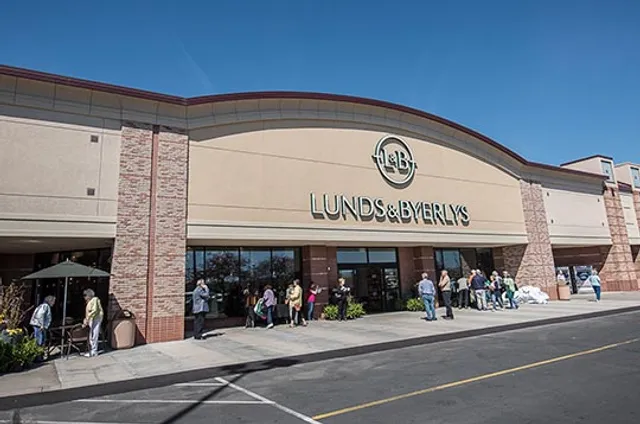 Lunds & Byerlys Woodbury