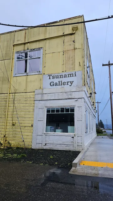 Tsunami Gallery