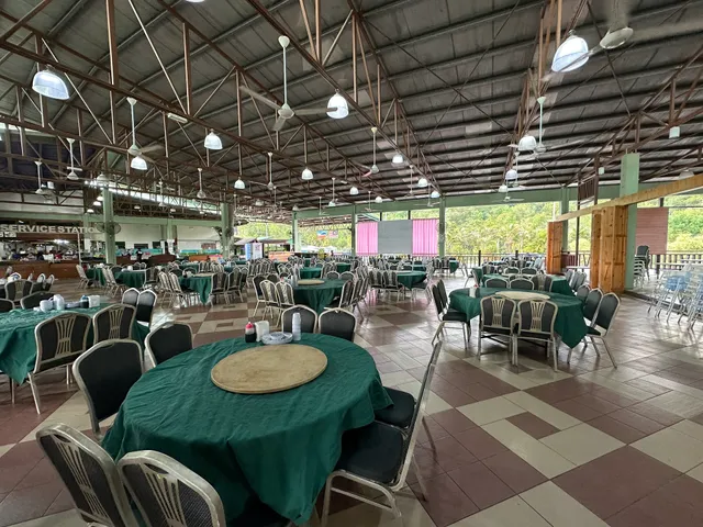 Gayang Seafood Restaurant, Sulaman Tuaran, Sabah