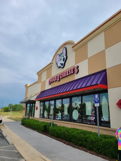 Chuck E. Cheese
