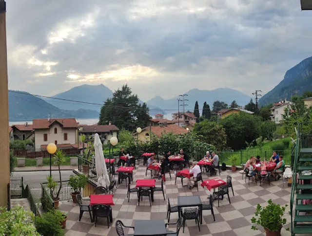 Bar Pizzeria Blue Flower