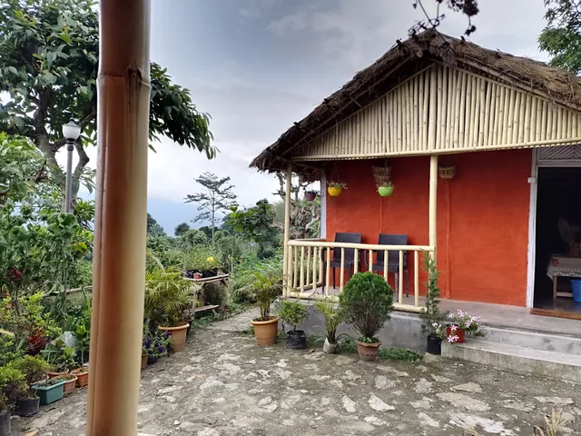 Teesta Rangeet- Stays and Trails .(Nature's Nest)