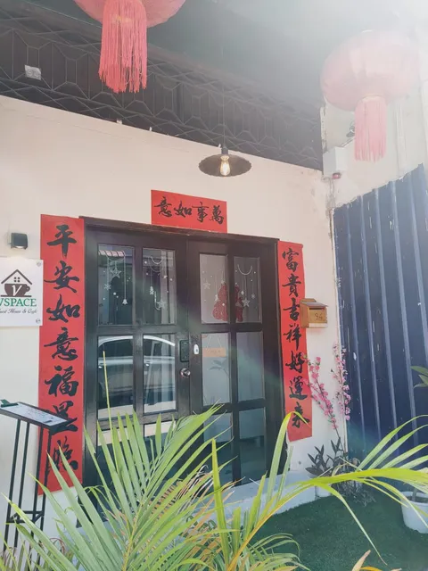 Vspace Guesthouse and Cafe