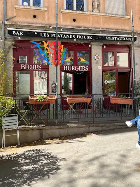 Les Platanes Gay friendly