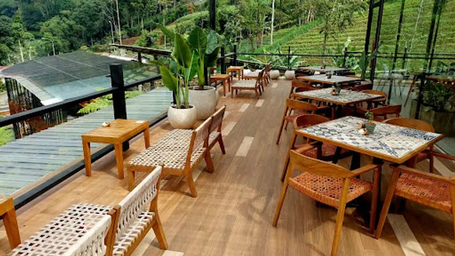 GUMA Landscape Cafe & Villa
