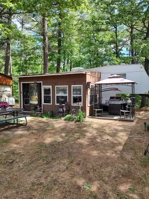 Twin Ponds Resort Campsite