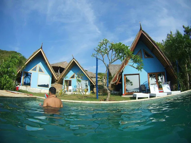 Blue Monkey Villa & Ocean View Restaurant