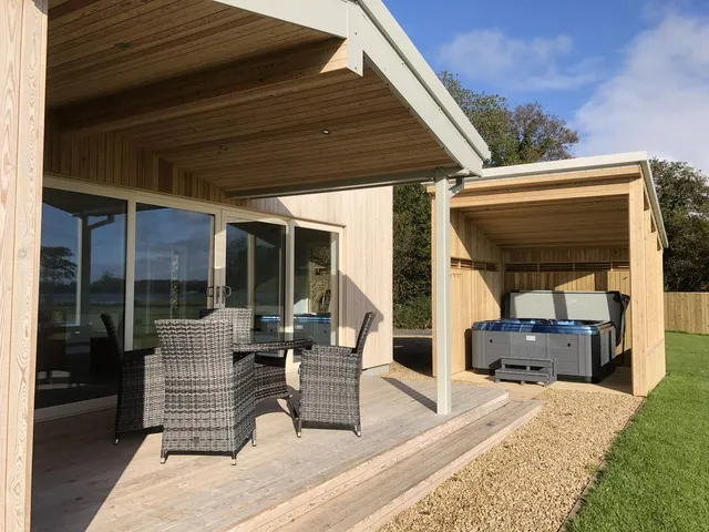 Mullans Bay Estate, Holiday Villas and Lakeside Lodges