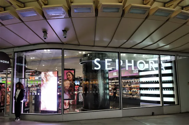 SEPHORA LES HALLES LA CANOPEE