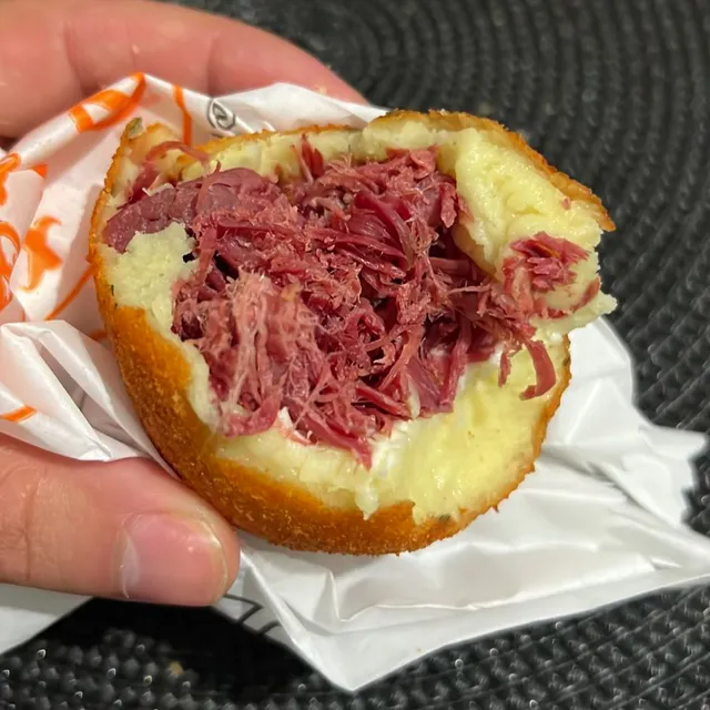 Pastel com Caldo de Cana - Loja 1