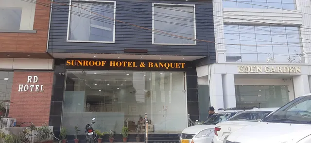 Sunroof Hotel & Banquet