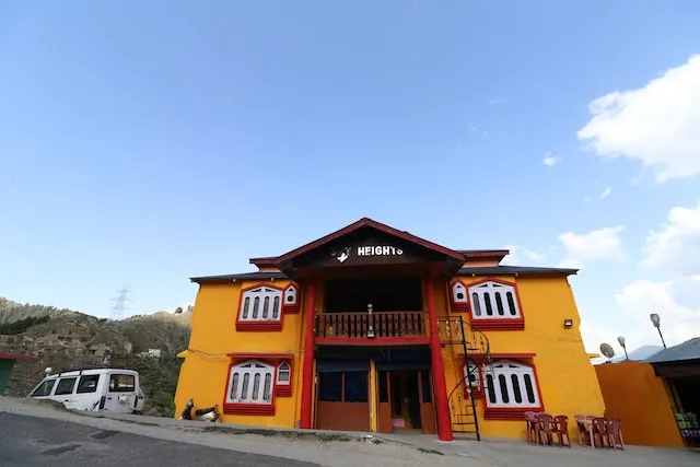 OYO 37119 Sky Heights