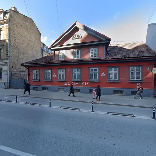 Lāčplēša iela 12