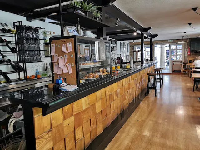 Bar Restaurante La Cueva