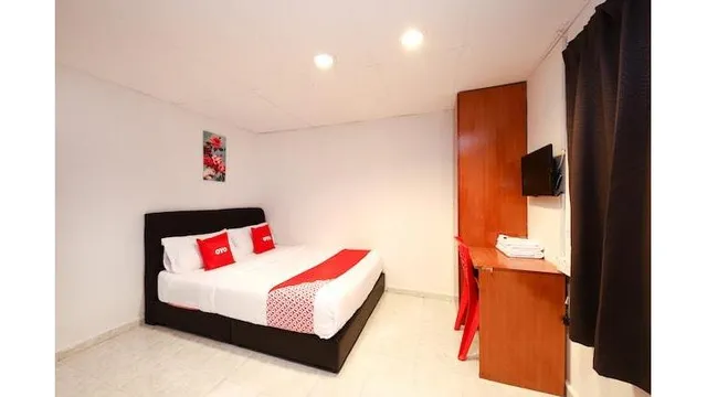 OYO 1132 Azimaju Guesthouse