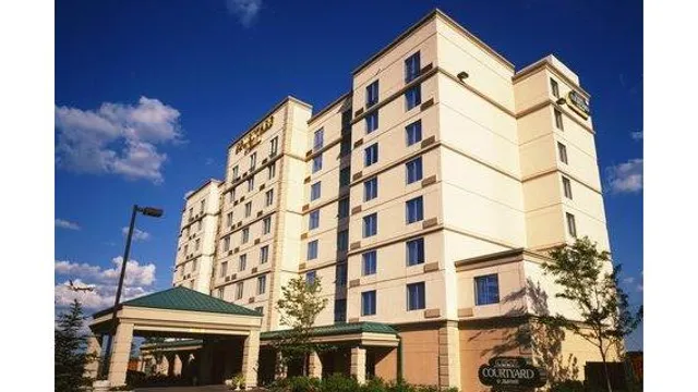 Courtyard by Marriott Toronto Airport