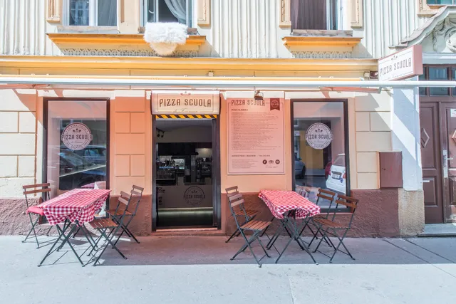 Pizza Scuola: Pizza, Bezlepková pizza, Rozvoz pizzy, Škola pizzy, Margheritta bufala, Domácí gnocchi