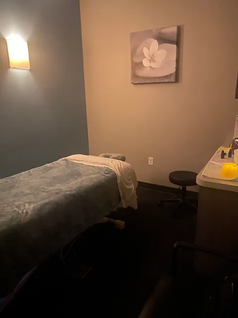 Hand & Stone Massage and Facial Spa