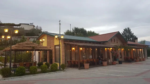 ODA E HASAN BEUT TIRANE