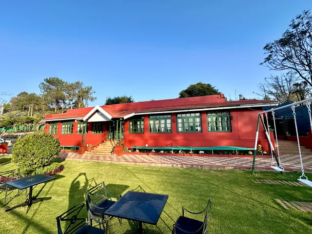 Lakefront Home Hotel