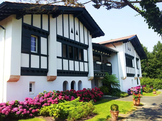 Résidence de meublés de tourisme 3* Les Jardins de Chantecler