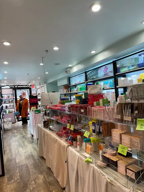 K-Beauty Outlet, kbeauty, k-beauty, k beauty, Korean cosmetics/skincare, Anua, Round Lab, Tirtir, Fwee, medicube, d'Alba