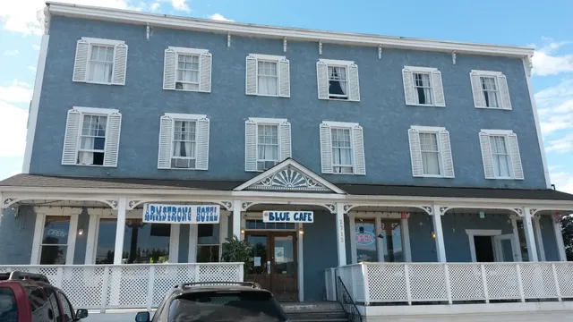 Armstrong Hotel & Saloon