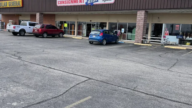 New Look Consignment Store - Furniture & Clothing