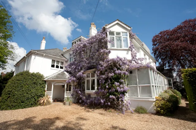 Fines Bayliwick Hotel