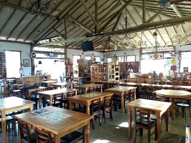 Villa di Pedrina Restaurante e Móveis Rústicos Demolição