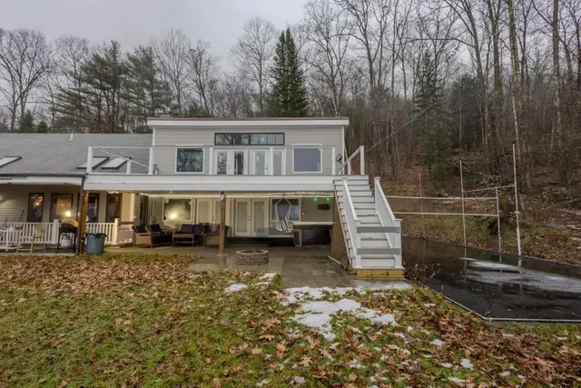 Call now to check availability!-Cozy Vacation Rental LLC - Henniker NH