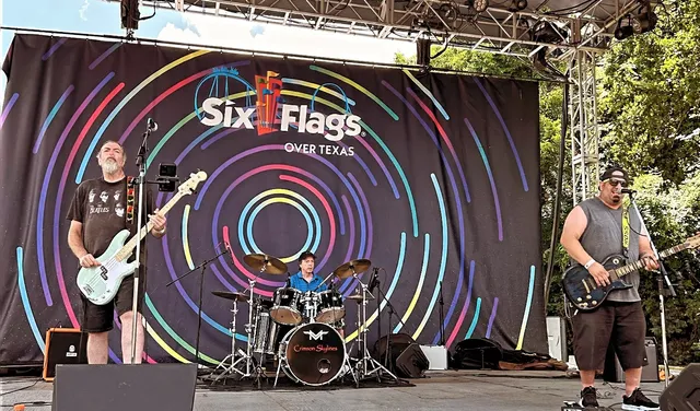 Six Flags Over Texas Car Park