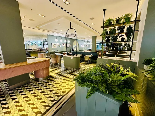 Evergreen, Heathrow Airport T3