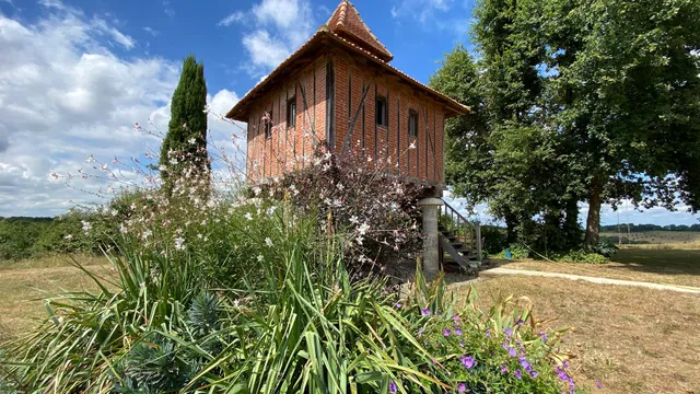 Pigeonnier In Marciac Gîte Hébergement Insolite chambre d'hôtes gite