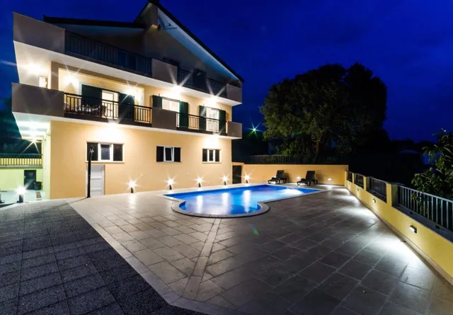 Villa 𝓑𝓪𝓻𝓽𝓾𝓵