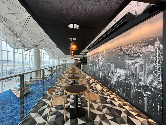 The Qantas Hong Kong Lounge