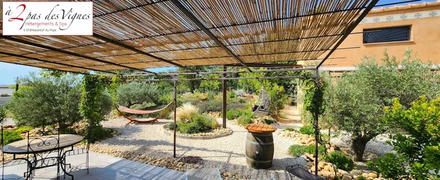 A 2 pas des vignes, Hébergements & Spa