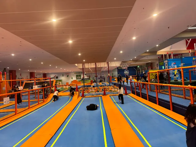 Tentoumushi Park Wakayama Store - Futsal Court