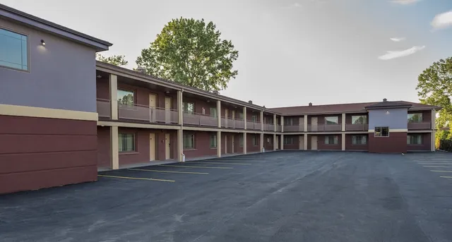 Aarya Hotel By Niagara Fashion Outlets