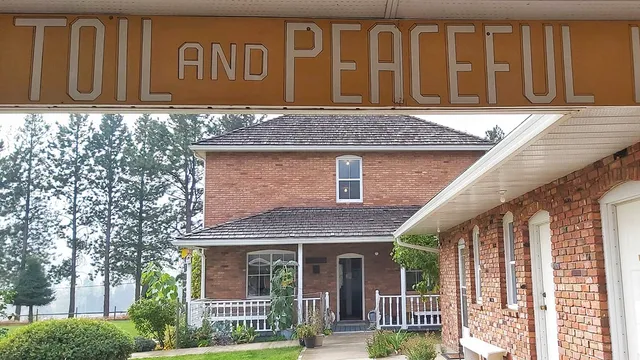 Doukhobor Discovery Centre (Village)