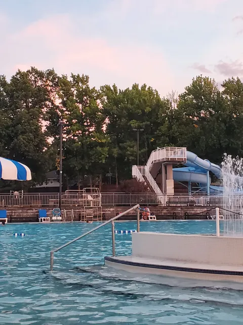 Memorial Park And Pool