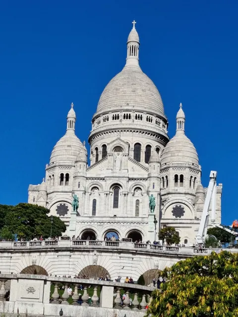 Square Louise Michel