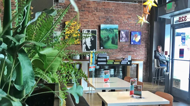 Venti's Cafe + Beer Vault