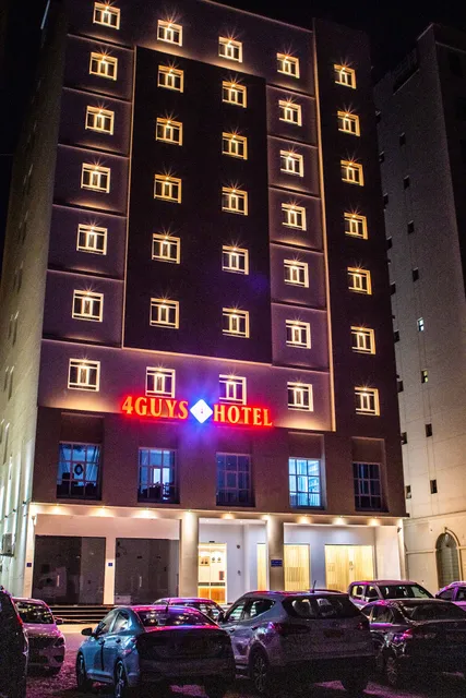 4 guys Hotel